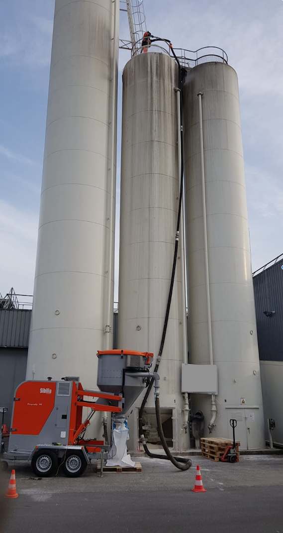 Groupe ultra haute pression sur remorque pour chantier mobile