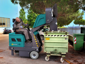 MAGNUM | BALAYEUSE AUTOPORTEE A BENNAGE HYDRAULIQUE Balayeuses