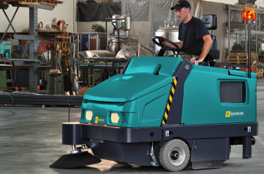 MAGNUM | BALAYEUSE AUTOPORTEE A BENNAGE HYDRAULIQUE Balayeuses