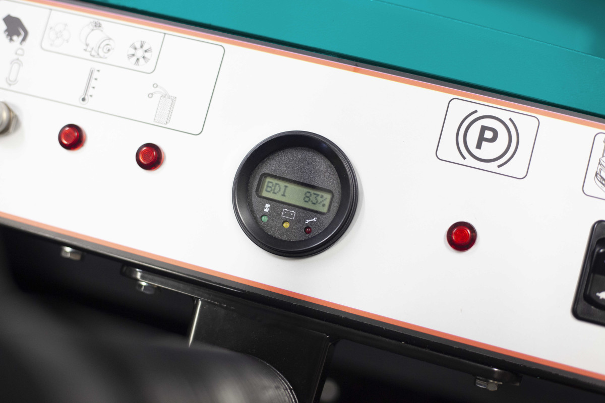 MAGNUM | BALAYEUSE AUTOPORTEE HYDRAULIQUE Balayeuses