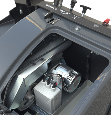 Balayeuse autotractée a batterie spéciale terrain de padel - S620P Balayeuse à moteur électrique autotractée ou autoportée